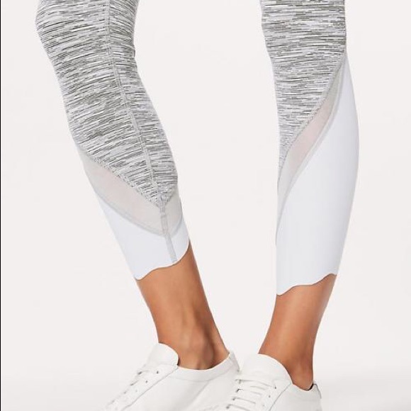 LuluLemon | Wunder Under Crop II (Special Edition) - Picture 3 of 6